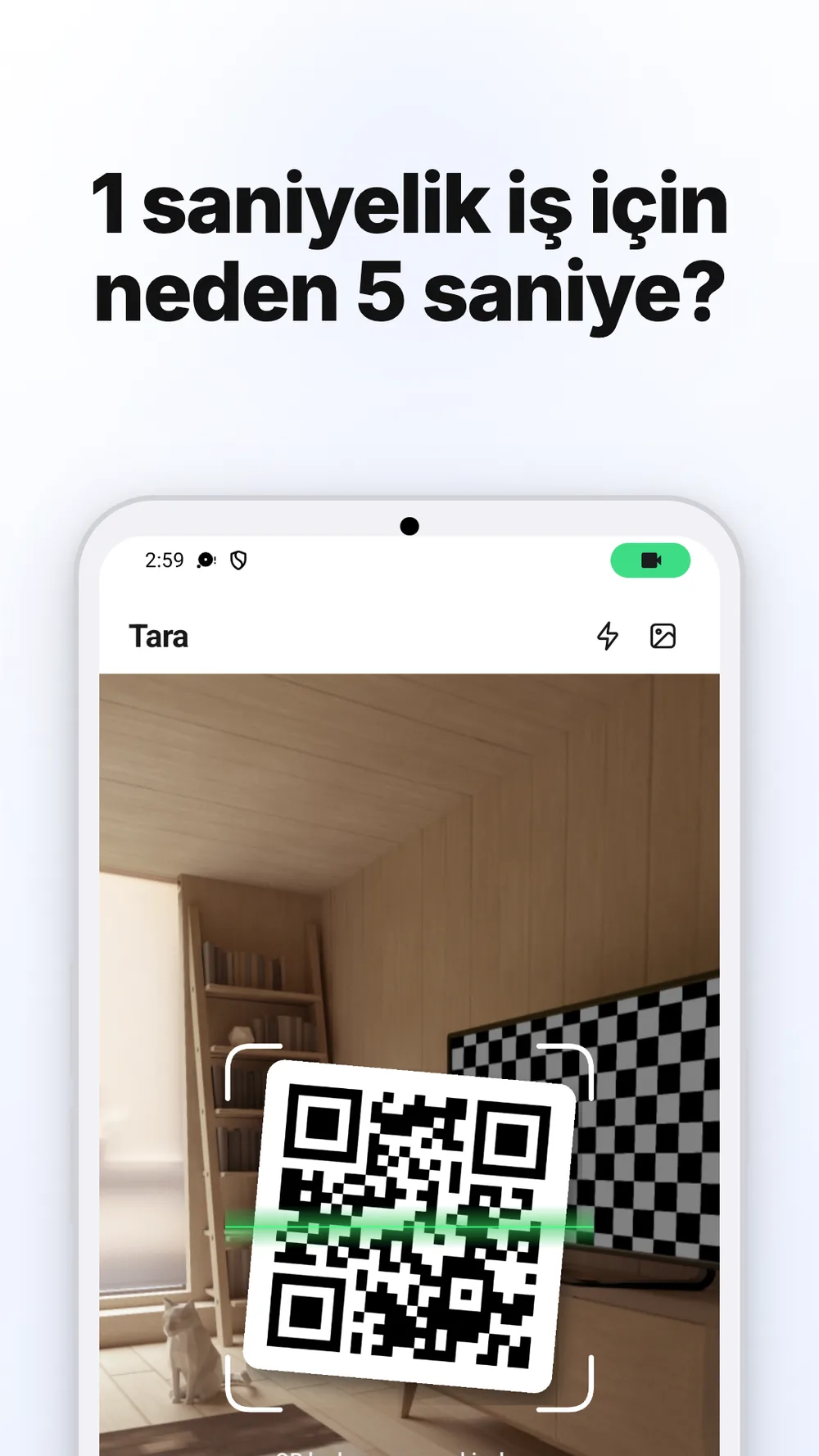 Kamera vizörü, el feneri ve fotoğraf seçme seçeneği bulunan QR tarama ekranı.